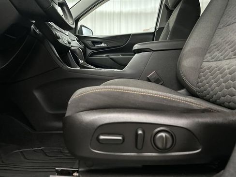Used 2018 Chevrolet Equinox LT image 18