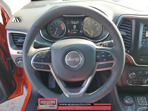 Used 2021 Jeep Cherokee Latitude Lux w/ Sun & Sound Group image 23