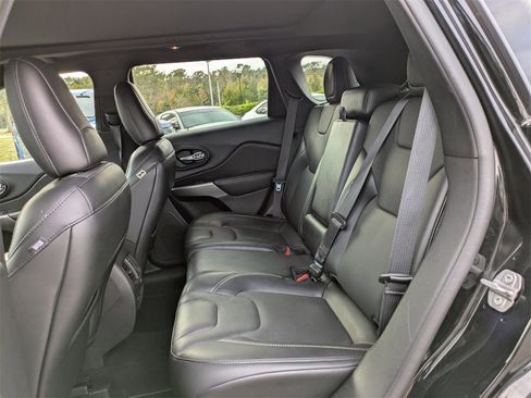 Used 2021 Jeep Cherokee Latitude Lux 80th Anniv w/ Quick Order Package 26U 80TH image 13