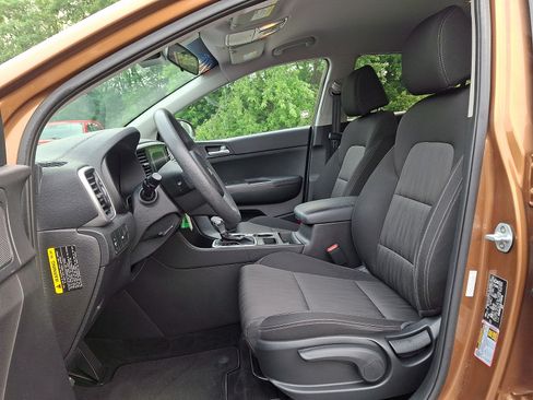 Used 2020 Kia Sportage LX AWD/4WD image 13
