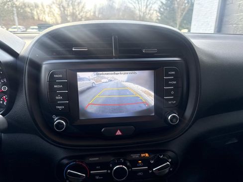 Used 2020 Kia Soul LX image 21
