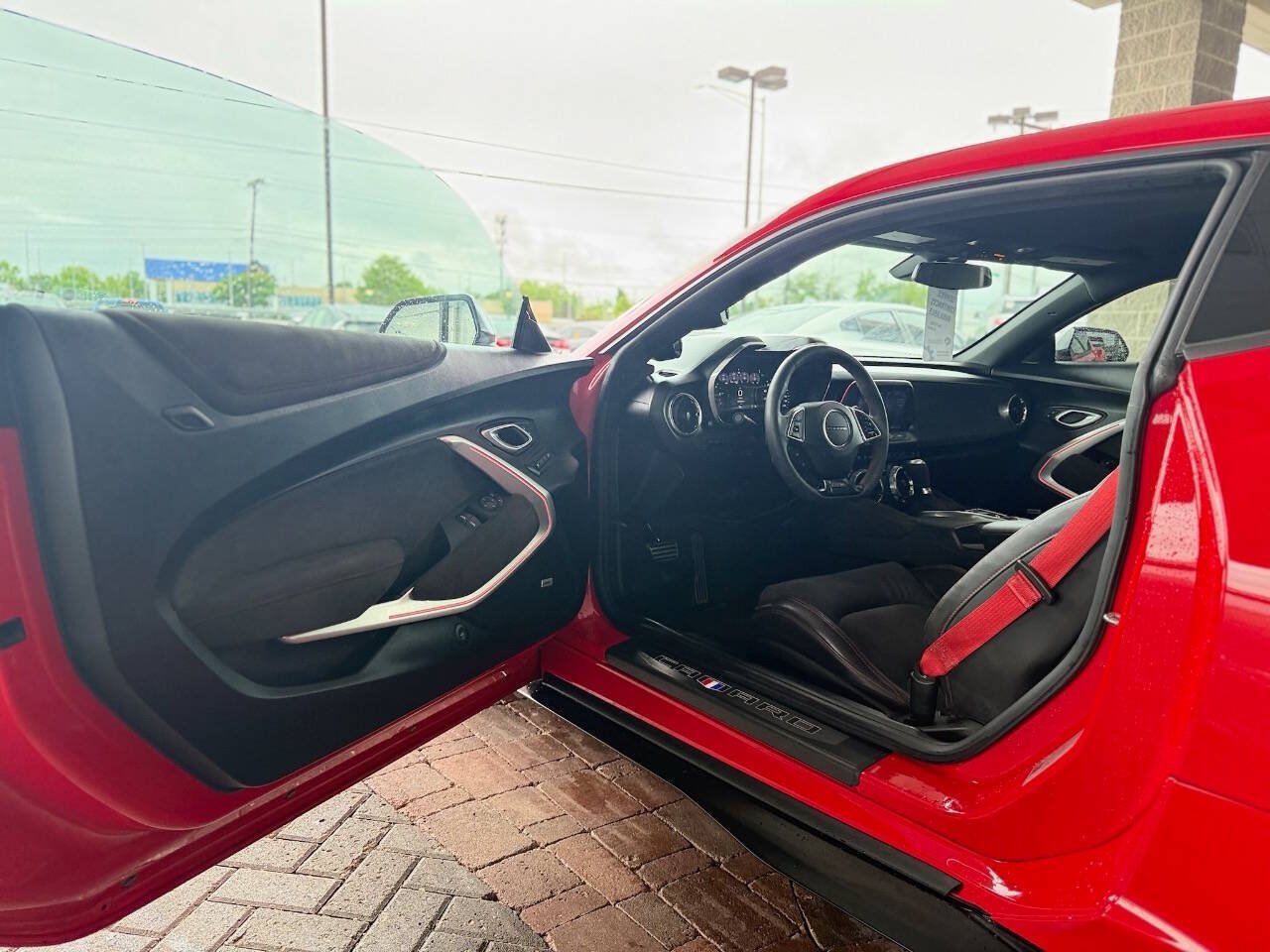 Used 2020 Chevrolet Camaro ZL1 RWD image 30