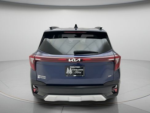 Used 2024 Kia Seltos EX AWD/4WD image 5