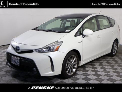 Used 2016 Toyota Prius V Five image 1