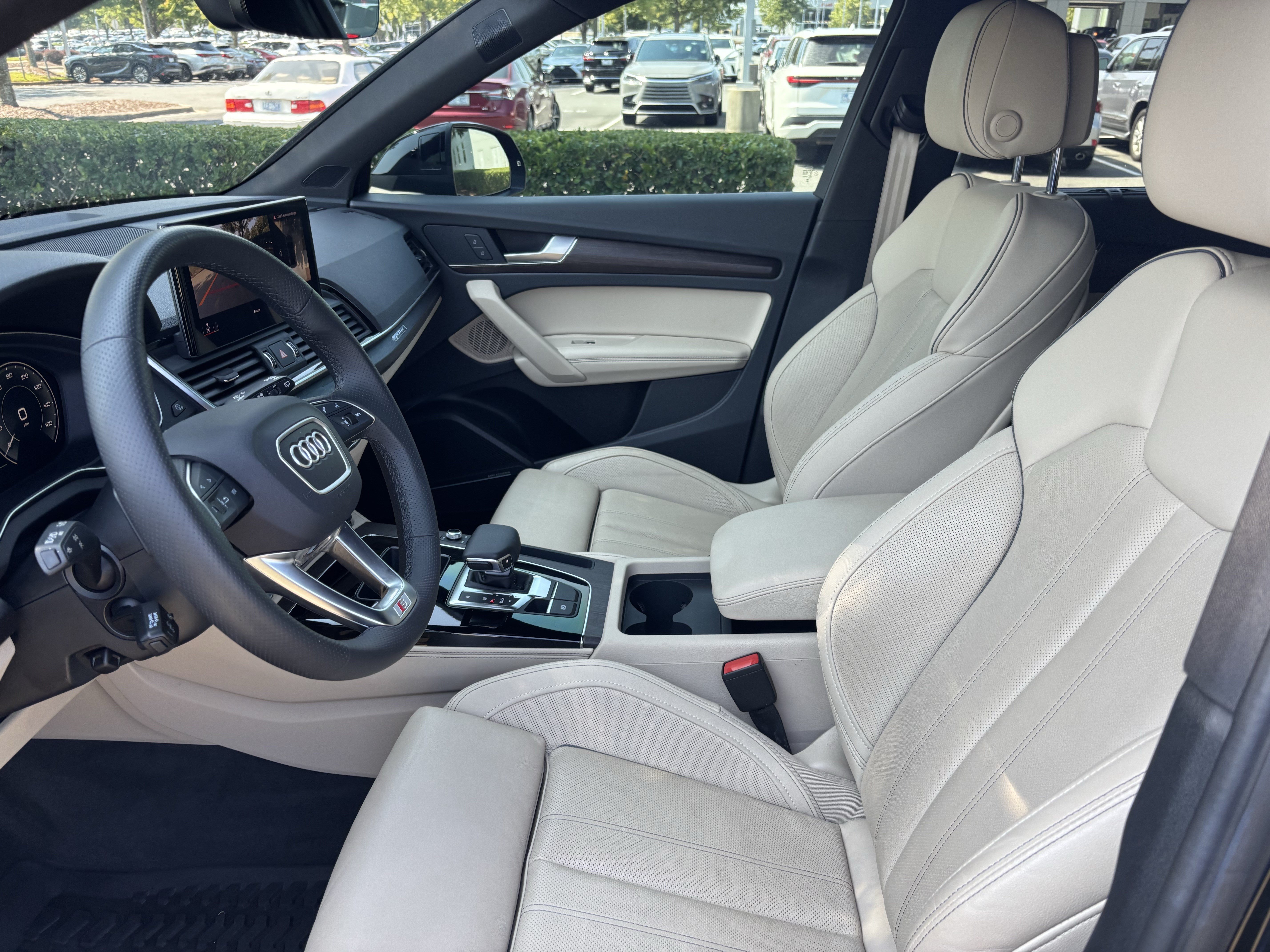 Certified 2024 Audi Q5 e Premium Plus w/ Premium Plus Package AWD/4WD image 16