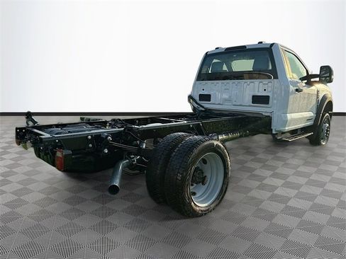 New 2025 Ford F550 4x4 Regular Cab Super Duty image 4