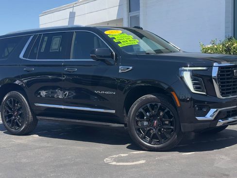 Used 2025 GMC Yukon Elevation AWD/4WD image 2