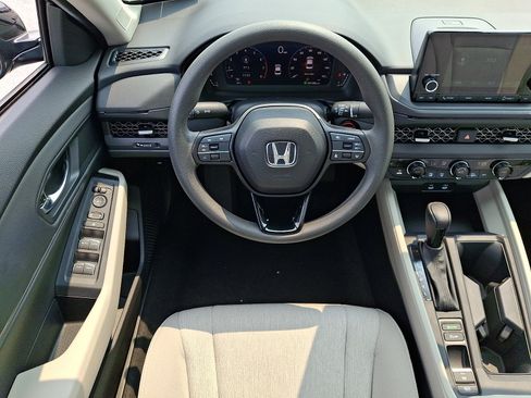 Certified 2025 Honda Accord SE image 11