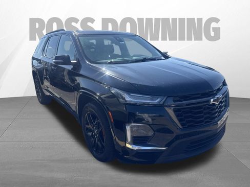 Used 2023 Chevrolet Traverse Premier w/ Redline Edition FWD image 3