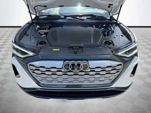 Certified 2024 Audi Q8 e-tron Premium Plus AWD/4WD image 31