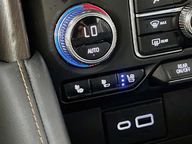 Used 2023 GMC Yukon AT4 w/ AT4 Premium Package AWD/4WD image 22