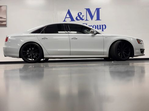 Used 2013 Audi S8 w/ Full Leather Pkg image 3
