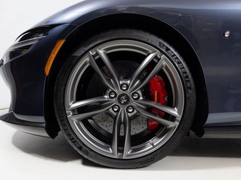 Used 2021 Ferrari Roma RWD image 12
