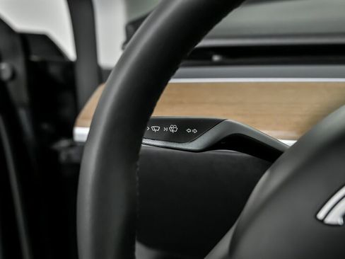 Used 2022 Tesla Model Y Performance AWD/4WD image 24