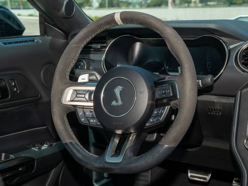 Used 2022 Ford Mustang Shelby GT500 w/ Technology Package image 18