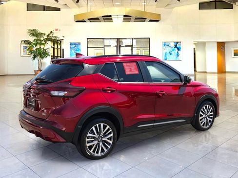 Certified 2023 Nissan Kicks SR w/ SR Premium Package FWD image 5