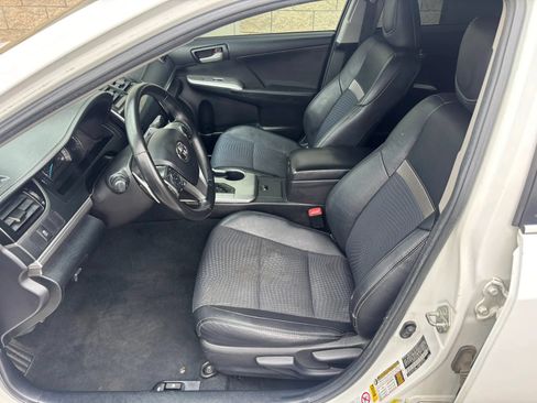 Used 2014 Toyota Camry SE w/ Fleet Convenience Package FWD image 10