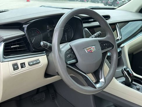 Used 2021 Cadillac XT6 Premium Luxury FWD image 18