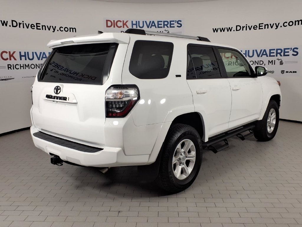 Used 2024 Toyota 4Runner SR5 Premium w/ Moonroof Package AWD/4WD image 4