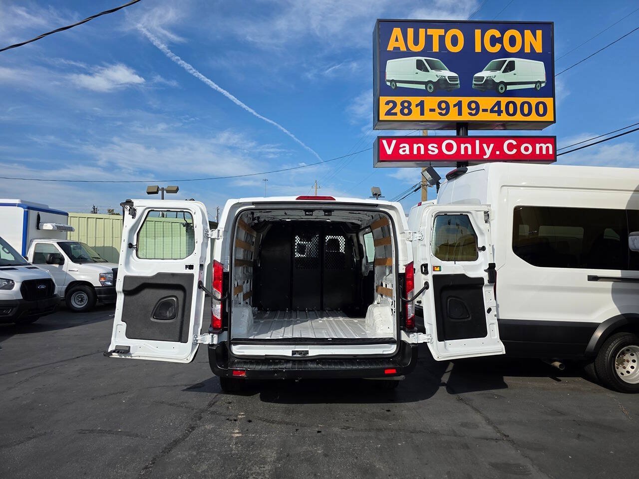 Used 2022 Ford Transit 250 Low Roof w/ Exterior Upgrade Package RWD image 12