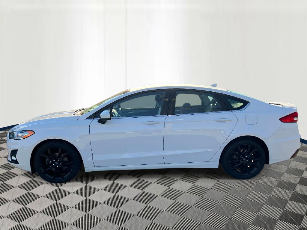 Used 2020 Ford Fusion SE w/ Equipment Group 151A FWD image 2