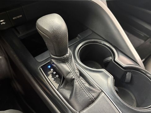 Used 2019 Toyota Camry LE FWD image 16