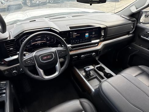 Used 2024 GMC Sierra 1500 Elevation w/ Elevation Premium Package AWD/4WD image 12