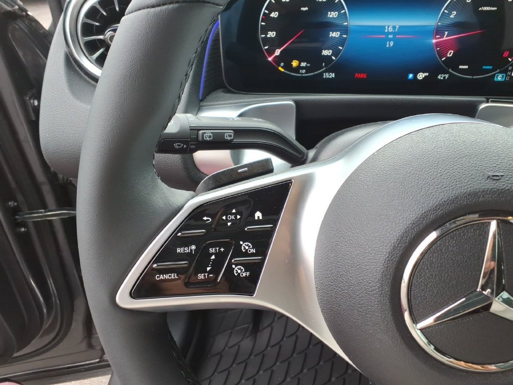 Certified 2026 Mercedes-Benz GLB 250 4MATIC image 20