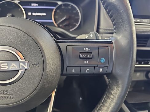 Used 2023 Nissan Rogue SV w/ SV Premium B Package image 18