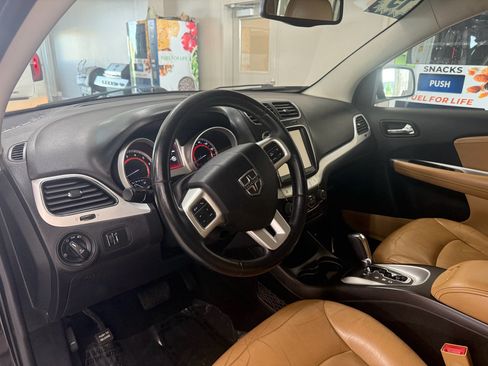 Used 2015 Dodge Journey SXT w/ Flexible Seating Group FWD image 9