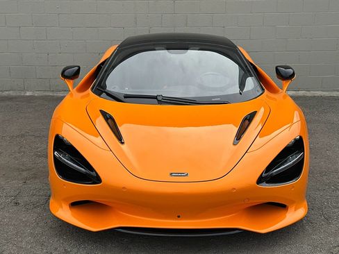 Used 2025 McLaren 750S Spider RWD image 13