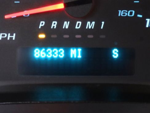 Used 2019 Chevrolet Express 2500 w/ Driver Convenience Package RWD image 15