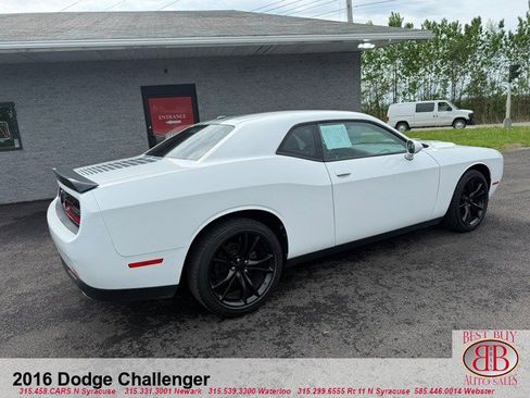Used 2016 Dodge Challenger SXT w/ Blacktop Package RWD image 3