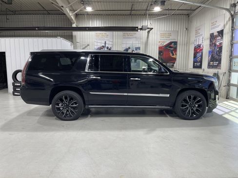 Used 2015 Cadillac Escalade ESV Premium AWD/4WD image 9