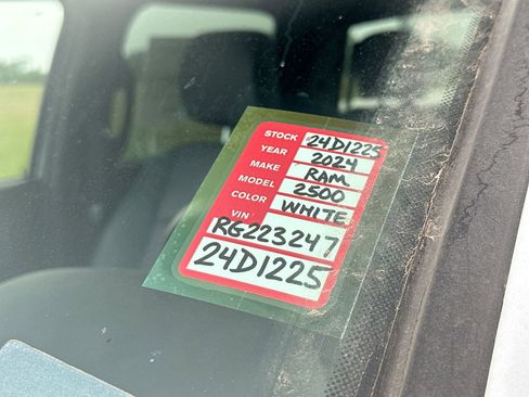 New 2024 RAM 2500 Tradesman w/ Chrome Appearance Group image 25