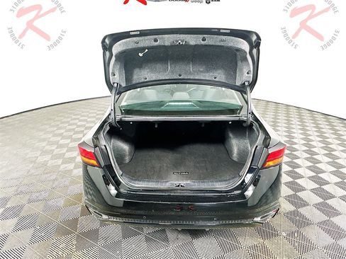 Used 2024 Nissan Altima 2.5 SV image 29