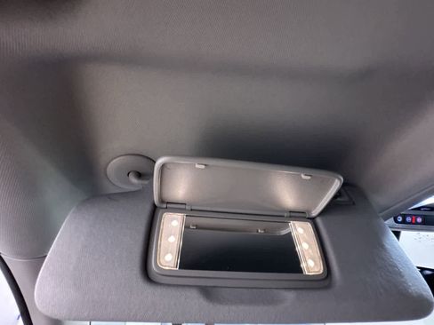 Used 2023 Chevrolet Equinox LT image 33