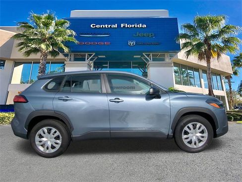 Used 2023 Toyota Corolla Cross L image 4