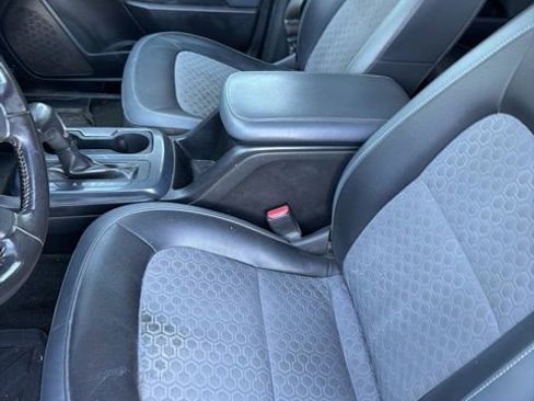 Used 2017 Chevrolet Colorado Z71 image 4