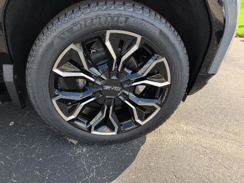 New 2025 GMC Sierra EV Denali image 9