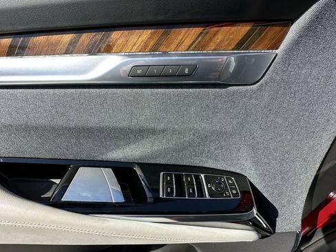 Certified 2025 Cadillac Escalade ESV Sport Platinum image 21