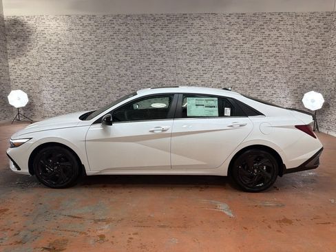 New 2026 Hyundai Elantra SEL Sport Premium FWD image 2