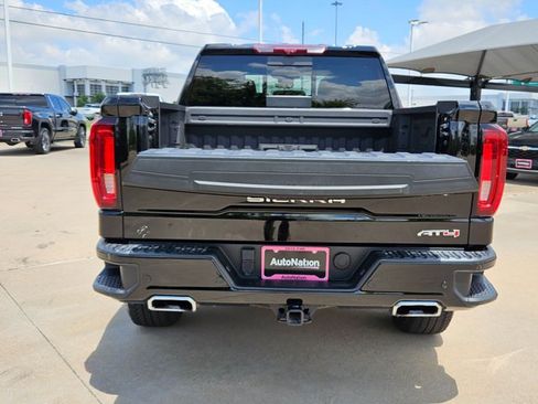 Used 2025 GMC Sierra 1500 AT4 w/ AT4 Premium Package AWD/4WD image 6