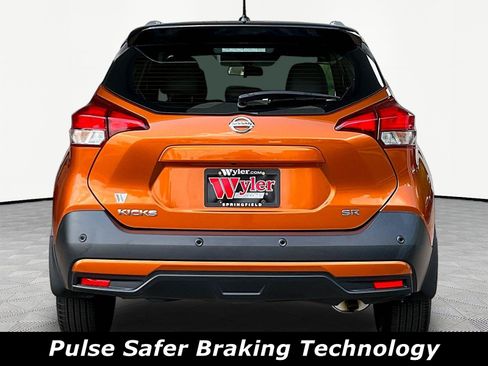 Used 2020 Nissan Kicks SR w/ SR Premium Package FWD image 5