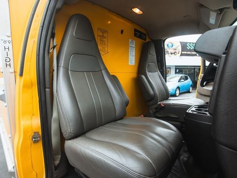 Used 2020 GMC Savana 3500 w/ Driver Convenience Package image 13