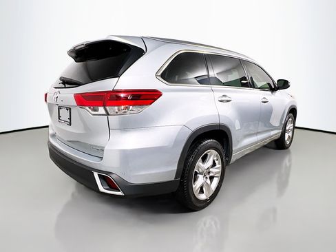 Used 2019 Toyota Highlander Limited image 4