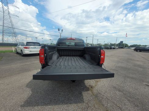 Used 2017 Chevrolet Colorado W/T w/ WT Convenience Package AWD/4WD image 5