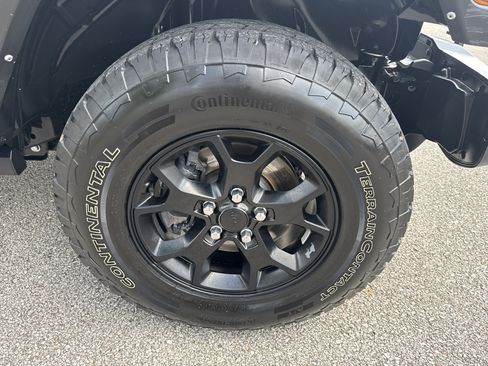 Used 2022 Jeep Wrangler Unlimited Sport AWD/4WD image 12