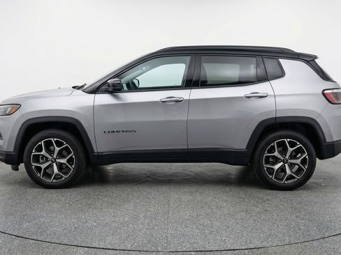 Used 2025 Jeep Compass Limited AWD/4WD image 5