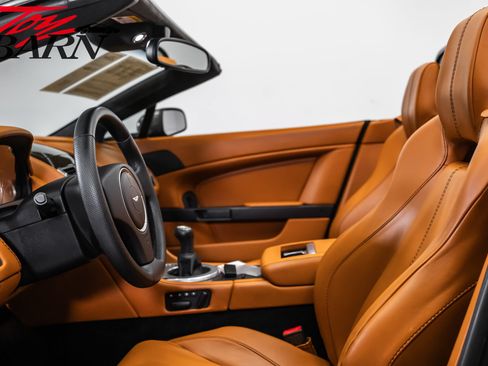 Used 2009 Aston Martin V8 Vantage Roadster RWD image 28
